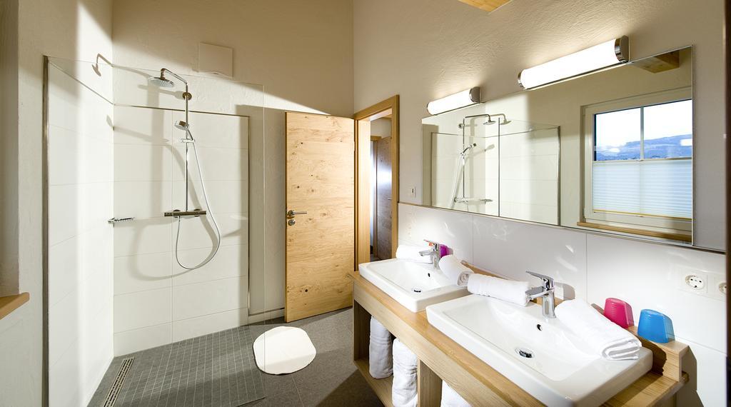 AlpenChalet Mitterberg Mariapfarr Zimmer foto